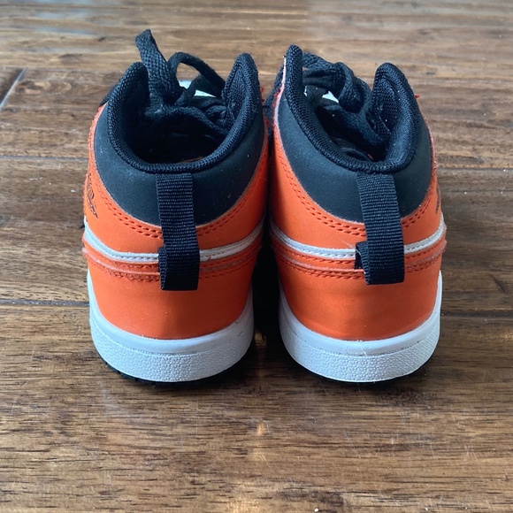 Nike Air Jordan Youth sz 1 Shattered Backboard Orange/Black Hightops - Picture 6 of 11